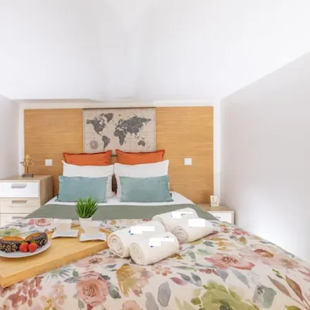 Rent this 3 bed apartment on Decanting Porto House in Rua da Alegria, 4000-211 Porto