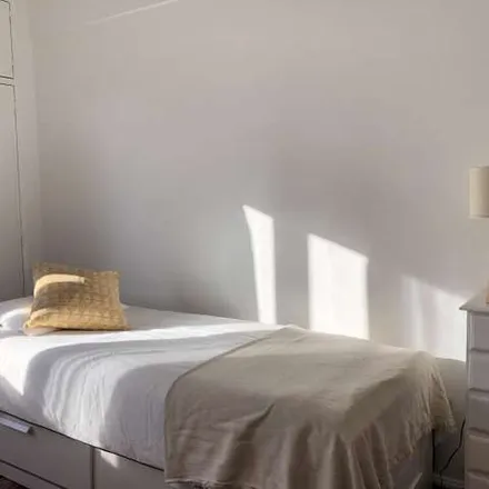 Rent this 4 bed apartment on R Sociedade Cruz Quebradense 4 in Rua Sociedade Cruz Quebradense, 2795-132 Algés