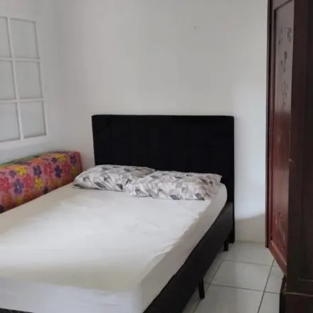 Buy this 2 bed house on Servidão Cristóvão Luiz Martins in Campeche, Florianópolis - SC