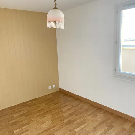 Rent this 4 bed apartment on Chemin de Rosey Est in 26100 Romans-sur-Isère, France