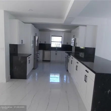 Image 3 - 1624 Northeast 7th Street, Fort Lauderdale, FL 33304, USA - House for sale