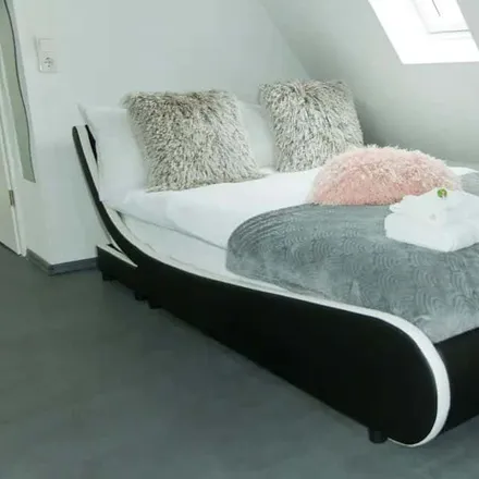 Rent this 2 bed apartment on Schlangenstraße 6 in 44319 Dortmund, Germany