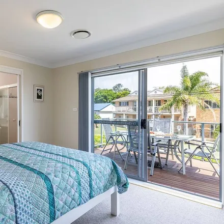 Rent this 3 bed townhouse on Soldiers Point NSW 2317