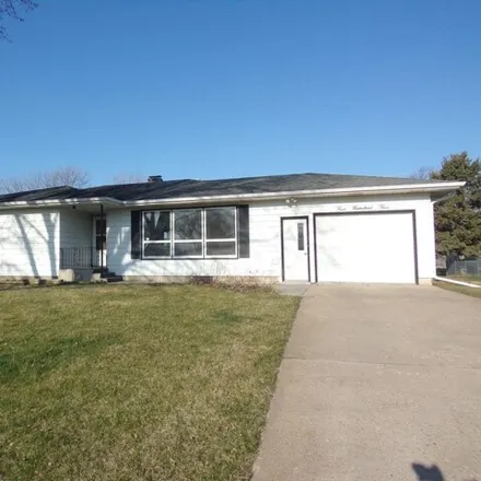 Image 2 - 451 South 4th Street, Parkston, SD 57366, USA - House for sale