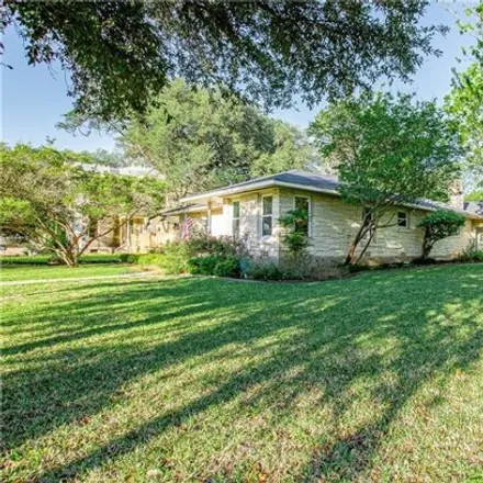 Image 3 - 275 East 9th Avenue, Belton, TX 76513, USA - House for sale