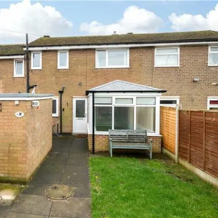 Buy this 3 bed townhouse on Greenlea Avenue in Yeadon, LS19 7SL