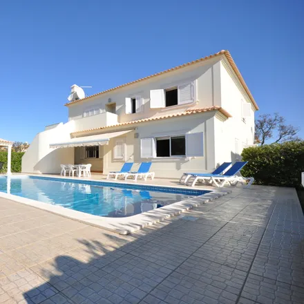 Rent this 3 bed house on unnamed road in 8125-303 Quarteira, Portugal