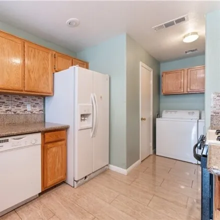 Image 3 - 3913 Twilight Star Drive, Spring Valley, NV 89117, USA - Townhouse for sale