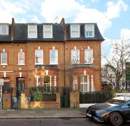 Buy this 4 bed house on Brynmaer Road in Londres, London