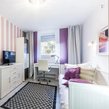 Rent this 5 bed room on Krumme Straße 4C in 12526 Berlin, Germany