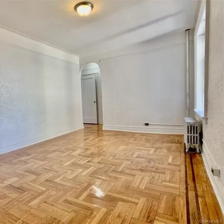 Buy this studio apartment on 700 Oakland Place in New York, NY 10457
