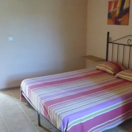 Rent this 2 bed house on Ulldecona - Alcanar - La Sénia in Passeig de l'Estació, 43550 Ulldecona
