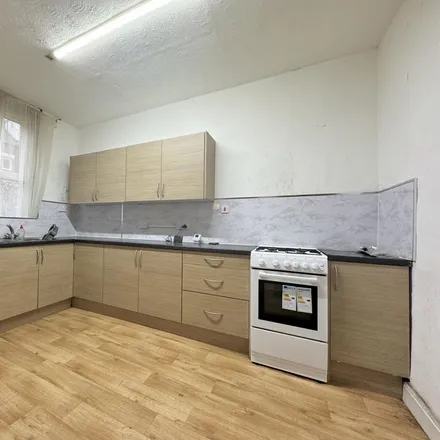Image 3 - Back Trafford Avenue, Leeds, LS9 6BH, United Kingdom - Townhouse for rent
