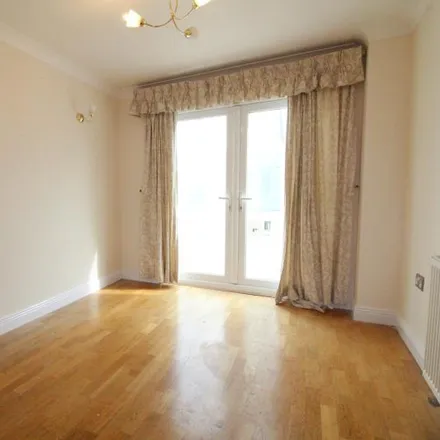 Image 2 - 10 Green Approach, Carlton, NG4 1SN, United Kingdom - House for rent