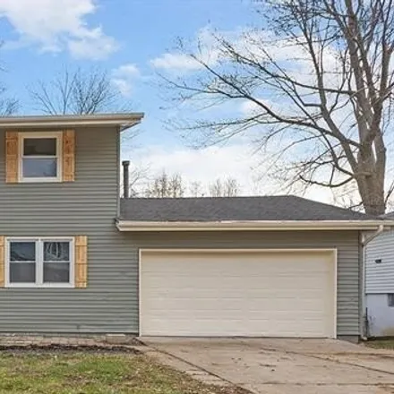 Buy this 4 bed house on 3114 South Linwood Avenue in Independence, MO 64055