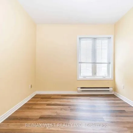 Image 5 - 92 Robert Street, Old Toronto, ON M5T 1R9, Canada - Apartment for rent