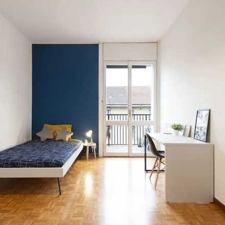 Rent this 6 bed room on Via Leopoldo Cicognara