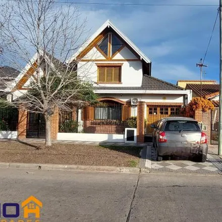 Buy this 4 bed house on Leandro N Alem 774 in 1852 Burzaco, Argentina