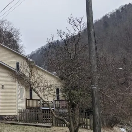 Buy this 4 bed house on 1272 New House Branch Road in Grundy, Buchanan County