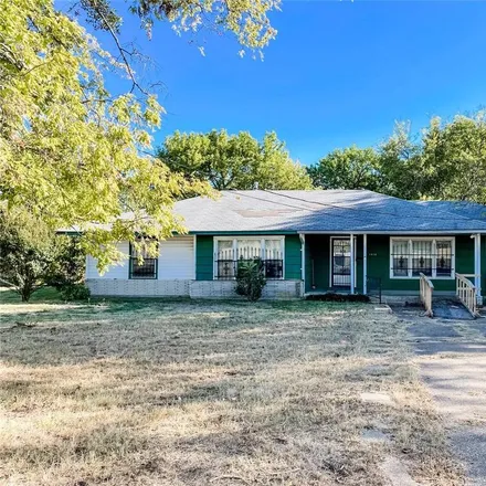 Buy this 4 bed house on 1918 East Wells Avenue in Sherman, TX 75090