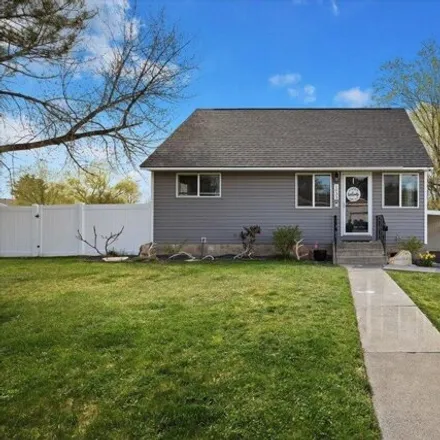 Buy this 5 bed house on 1071 Hoops Street in Twin Falls, ID 83301