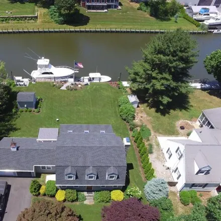 Rent this 3 bed house on 12 Anchorage Ln in Old Saybrook, Connecticut