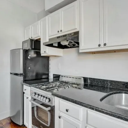 Image 7 - 31 Bentley Avenue, Jersey City, NJ 07304, USA - House for rent