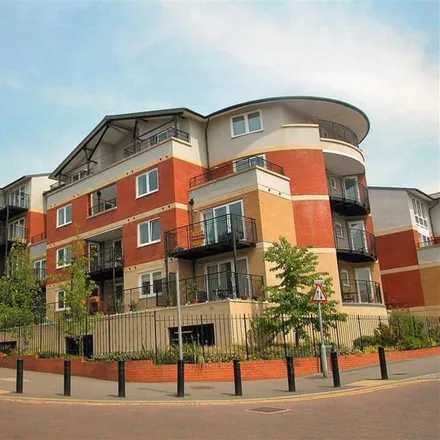 Rent this 2 bed apartment on Northway in Rickmansworth, WD3 1QP