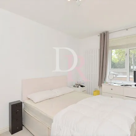 Image 6 - Lyncroft Gardens, Finchley Road, London, NW3 7AD, United Kingdom - Apartment for rent
