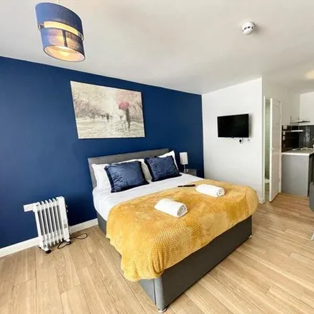 Rent this studio apartment on Stratford Road in London, UB2 5PE