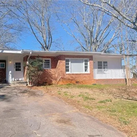 Image 2 - 929 Hamilton Boulevard, Griffin, GA 30223, USA - House for sale