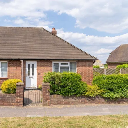 Rent this 2 bed house on 48 Middlefield Road in Hoddesdon, EN11 9ER