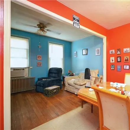 Image 6 - 702 61st Street, New York, NY 11220, USA - Townhouse for sale