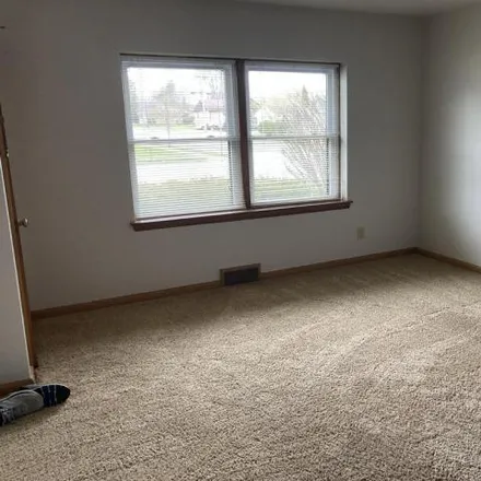 Image 7 - 523 North Street, Grafton, WI 53024, USA - Apartment for rent