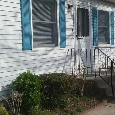 Rent this 2 bed apartment on 1331 Manor Lane in Bay Shore, Islip