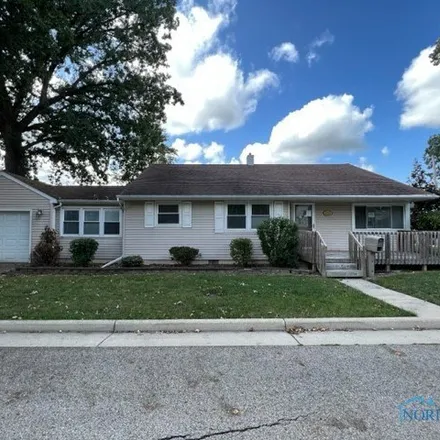 Buy this 3 bed house on 146 Elm Drive in Bryan, OH 43506