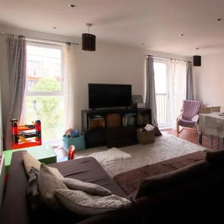 Image 3 - Cabot Close, London, CR0 4BW, United Kingdom - Apartment for sale