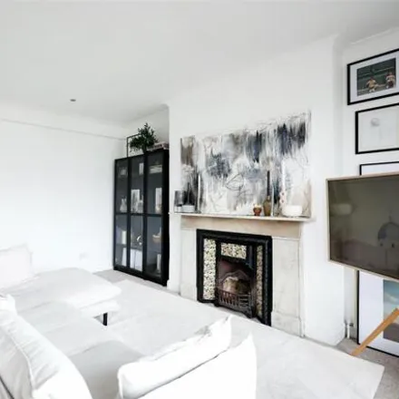 Image 6 - 55 St Quintin Avenue, London, W10 6PA, United Kingdom - Apartment for sale