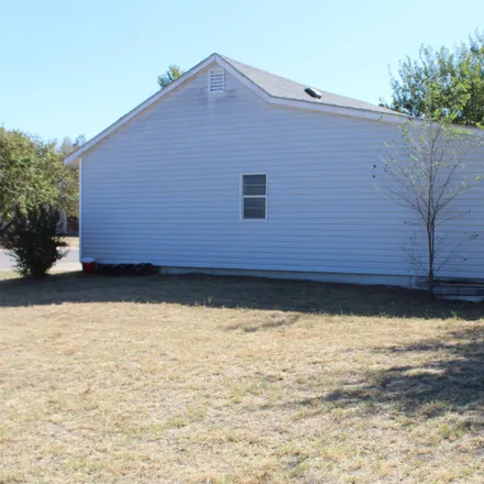 Image 2 - 221 7th Street, Woodward, OK 73801, USA - House for sale