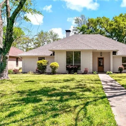 Buy this 3 bed house on 1101 42nd Street Southeast in Paris, TX 75462