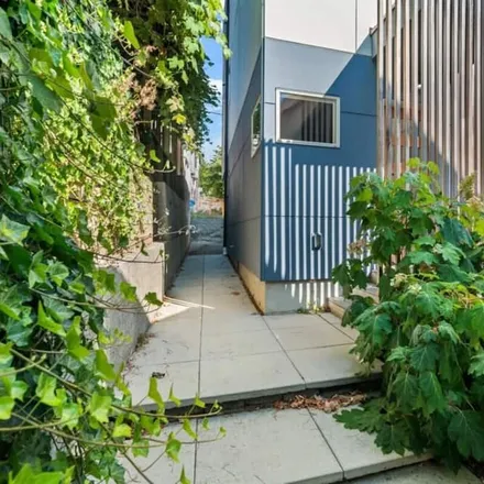 Rent this studio house on 1928 10th Avenue West