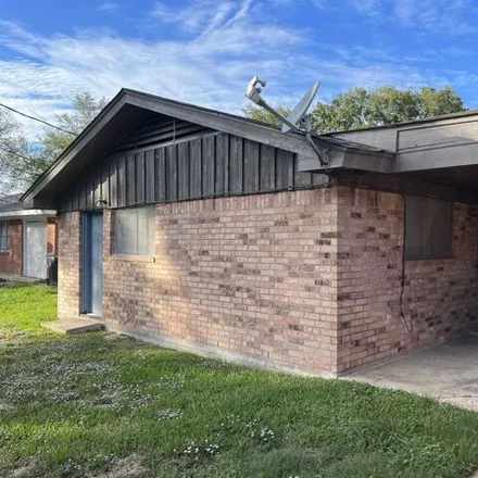 Rent this 1 bed house on 278 Turner Lane in Bridge City, TX 77611