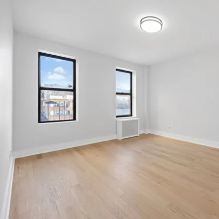 Image 6 - 105 Bennett Avenue, New York, NY 10033, USA - Condo for sale