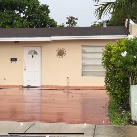 Rent this 3 bed townhouse on 2213 Southwest 100th Court in Miami-Dade County, FL 33165