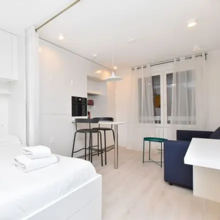 Image 5 - 58 Rue Stendhal, 75020 Paris, France - Apartment for rent