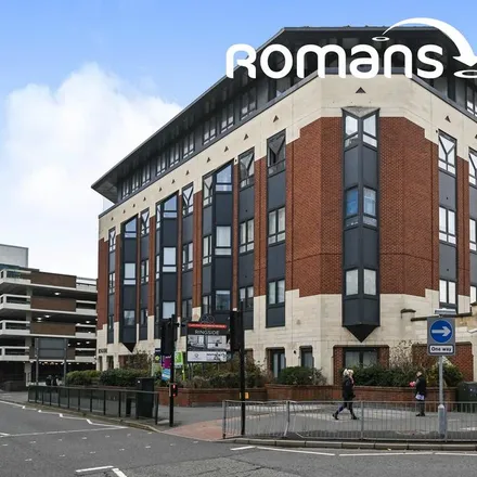 Rent this 2 bed apartment on High Street in Easthampstead, RG12 1DS
