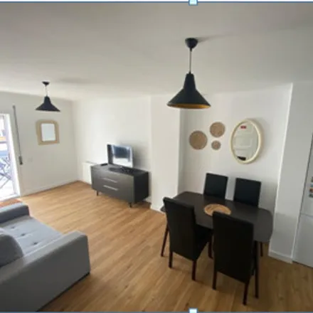 Rent this 2 bed apartment on Escola das Artes in Rua França Júnior, 4450-073 Matosinhos