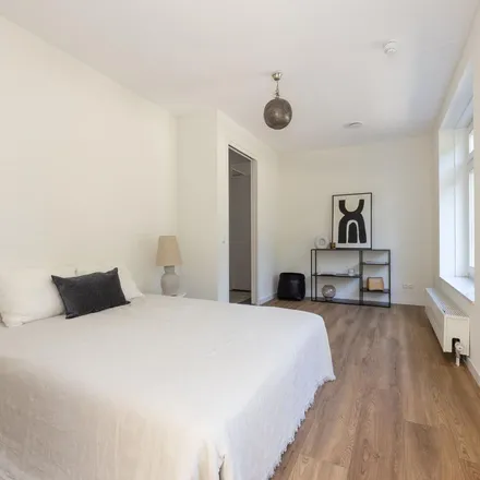 Rent this 1 bed apartment on Prins Hendriklaan 54 in 1261 AJ Blaricum, Netherlands