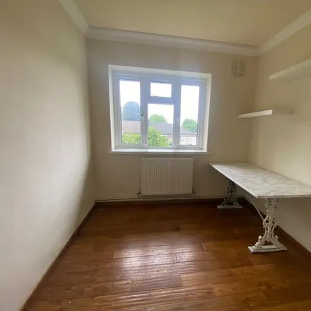 Image 5 - Hydefield Court, London, N9 9HH, United Kingdom - Apartment for rent