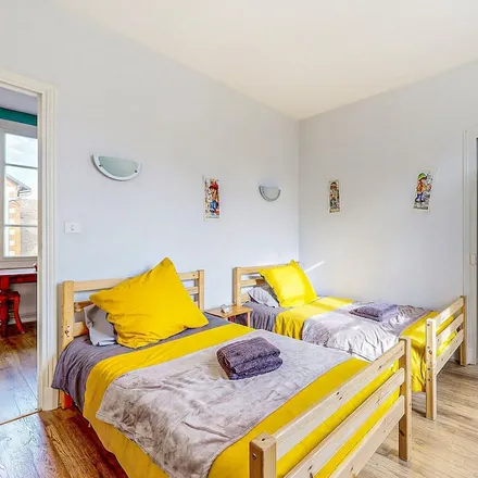 Rent this 3 bed apartment on Rue Neuve in 71760 Issy-l'Évêque, France